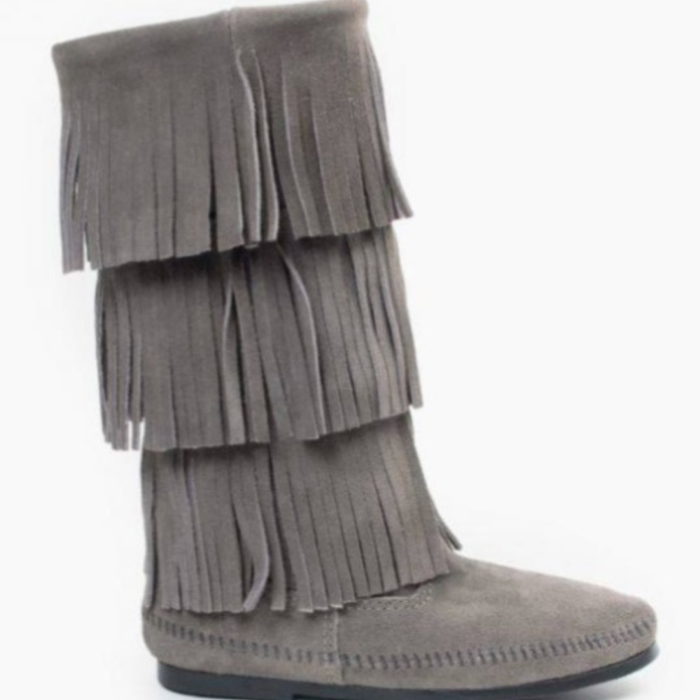 MINNETONKA "Like New" 3-Layer Fringe Boot